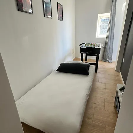 아파트 Spacious 4 Apartment, 8min Walk To Old Town, Free Parking, New 바리