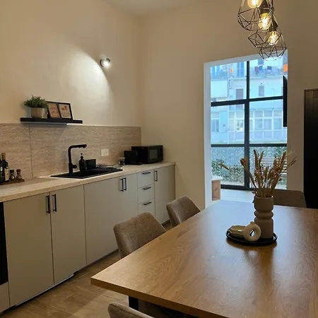 Spacious 4 Apartment, 8min Walk To Old Town, Free Parking, New 아파트 바리