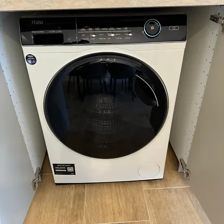 Spacious 4 Apartment, 8min Walk To Old Town, Free Parking, New 公寓