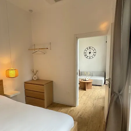 Spacious 4 Apartment, 8min Walk To Old Town, Free Parking, New Bari