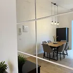 Spacious 4 Apartment, 8min Walk To Old Town, Free Parking, New Apartament
