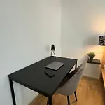 Spacious 4 Apartment, 8min Walk To Old Town, Free Parking, New Bari