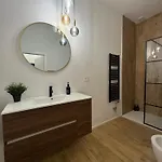 Spacious 4 Apartment, 8min Walk To Old Town, Free Parking, New