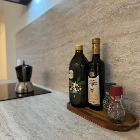 Spacious 4 Apartment, 8min Walk To Old Town, Free Parking, New Bari