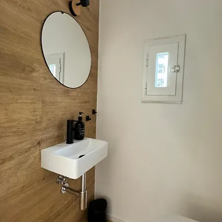 Spacious 4 Apartment, 8min Walk To Old Town, Free Parking, New