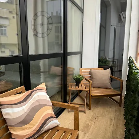 Spacious 4 Apartment, 8min Walk To Old Town, Free Parking, New *