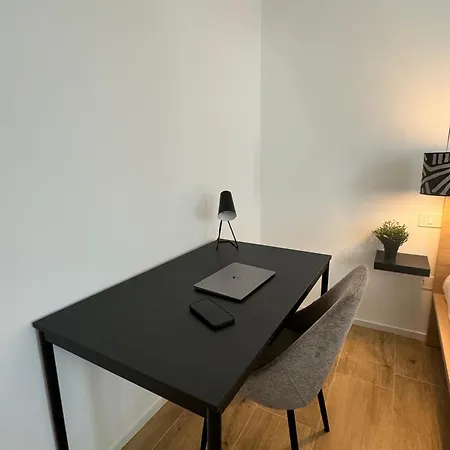 Spacious 4 Apartment, 8min Walk To Old Town, Free Parking, New Bari