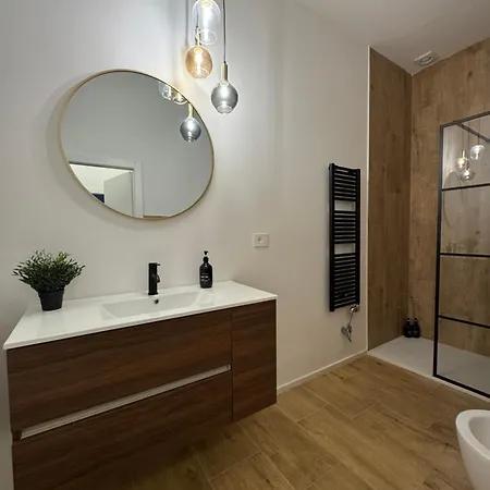 Spacious 4 Apartment, 8min Walk To Old Town, Free Parking, New